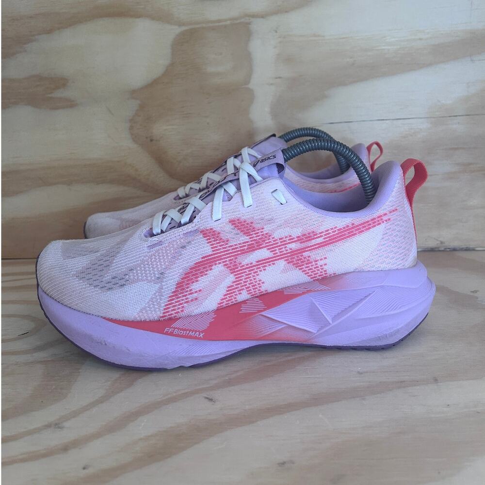 Asics - Novablast 5 - Running Shoes - White/Pink - Women's - 9 - 1012B765-101 - Picture 3 of 9